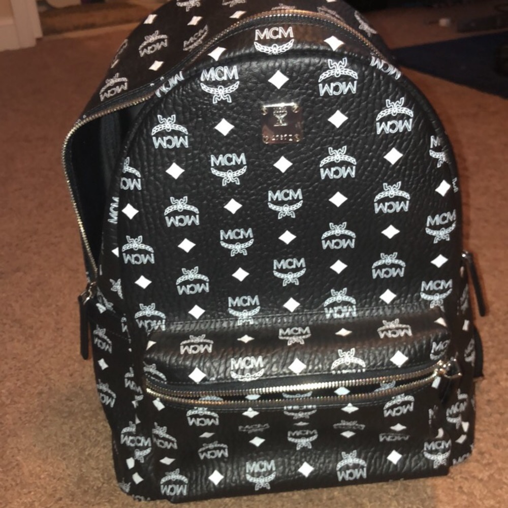 Stark White Logo Backpack in Viestos (MEDIUM)